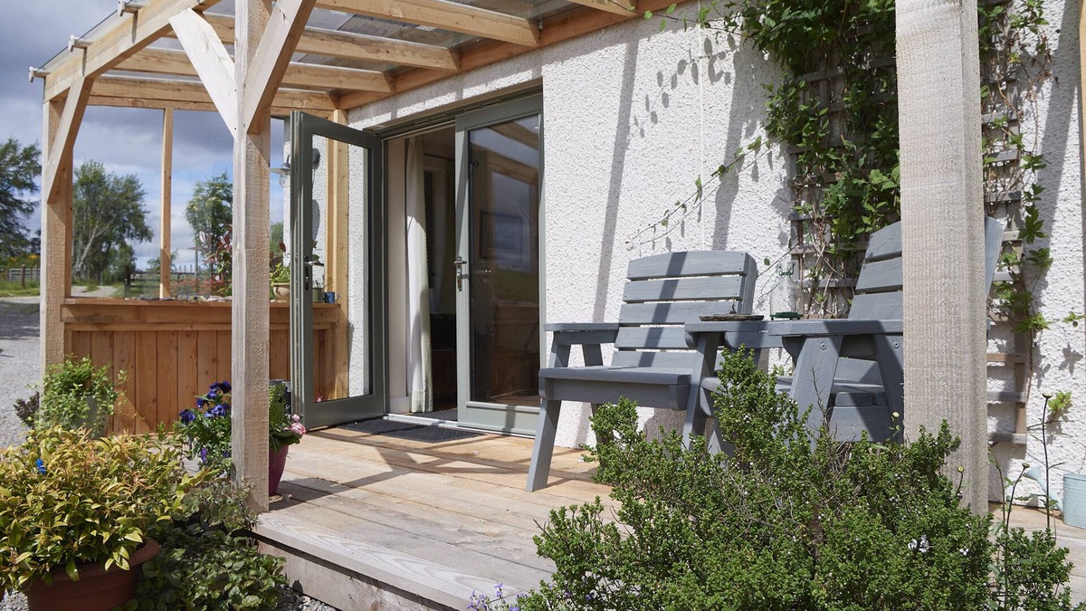 Glen Urquhart Cottage | Scottish Highlands - Tranquil & Cosy Rural Cottage, surrounded by wildlife