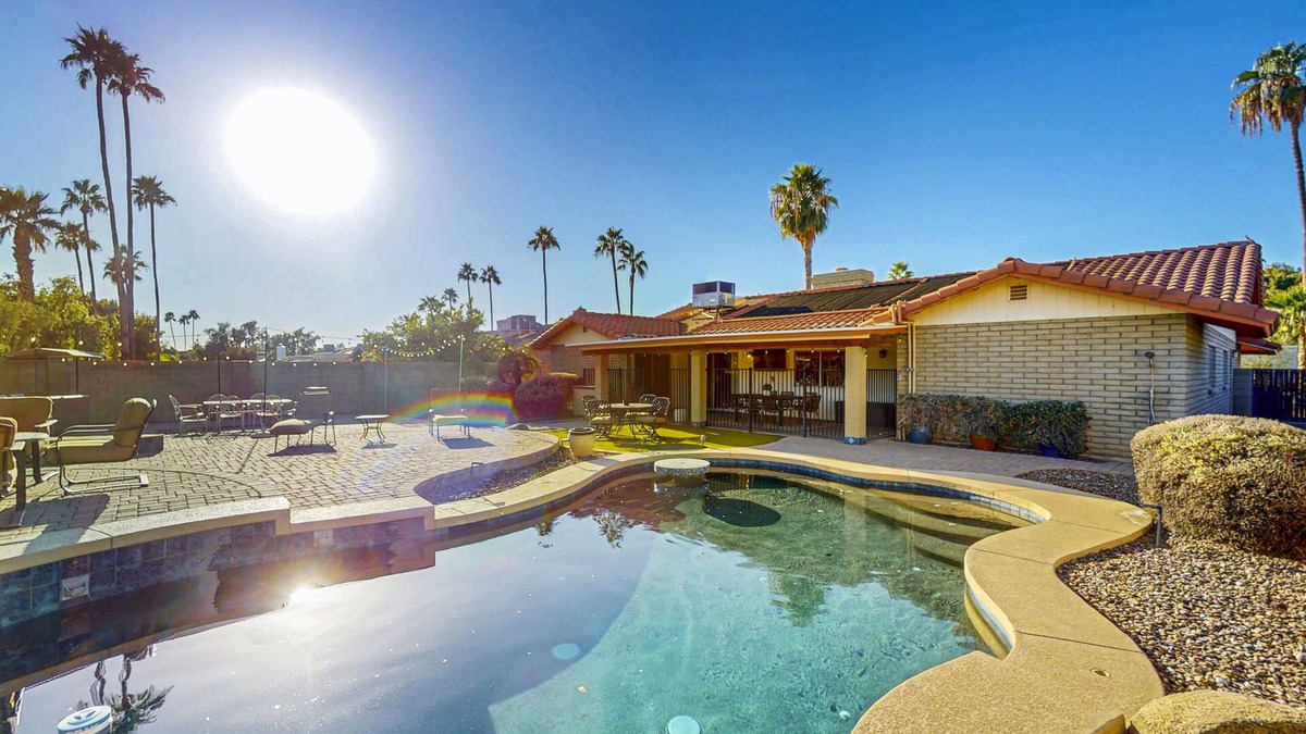 Buenavante House | Scottsdale Escape – Poolside Fun & Family-Friendly Comfort!