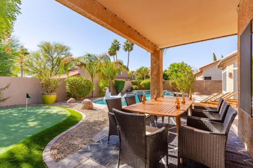 Paradise Park Vista House | Scottsdale Oasis-Saltwater Pool & Putting Green