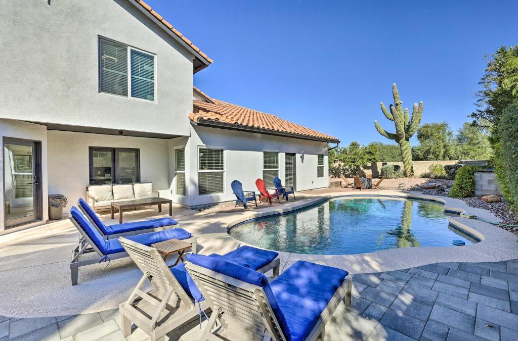 Central Scottsdale House | Scottsdale Oasis with Pool and Putting Green!