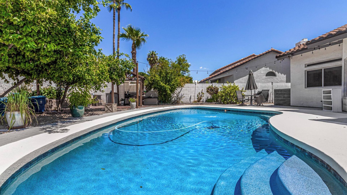 Paradise Park Vista House | Scottsdale Retreat 4 BR/3 BA # Pool #Lovely Backyard # Wifi # AC #