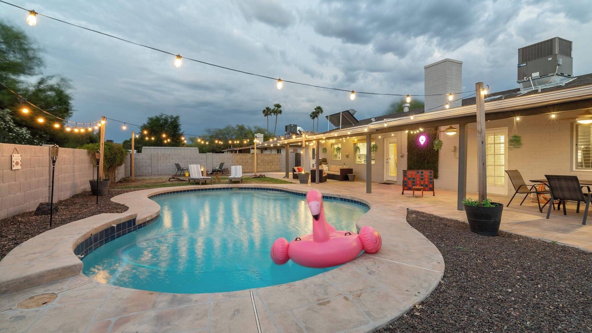 Tempe House | Scottsdale Spacious Home with Private Pool