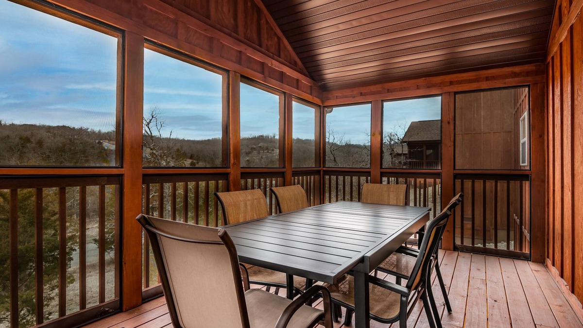 Reeds Spring Cabin | Screened-In Porch-Close to Shopping & Entertainment-Golf Course OnSite!