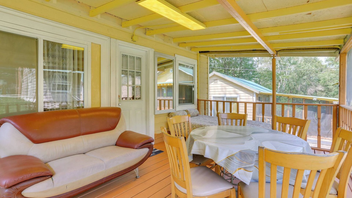 Mongaup Valley Cabin | Screened Porch & Pool: Cabin Near Bethel Woods!