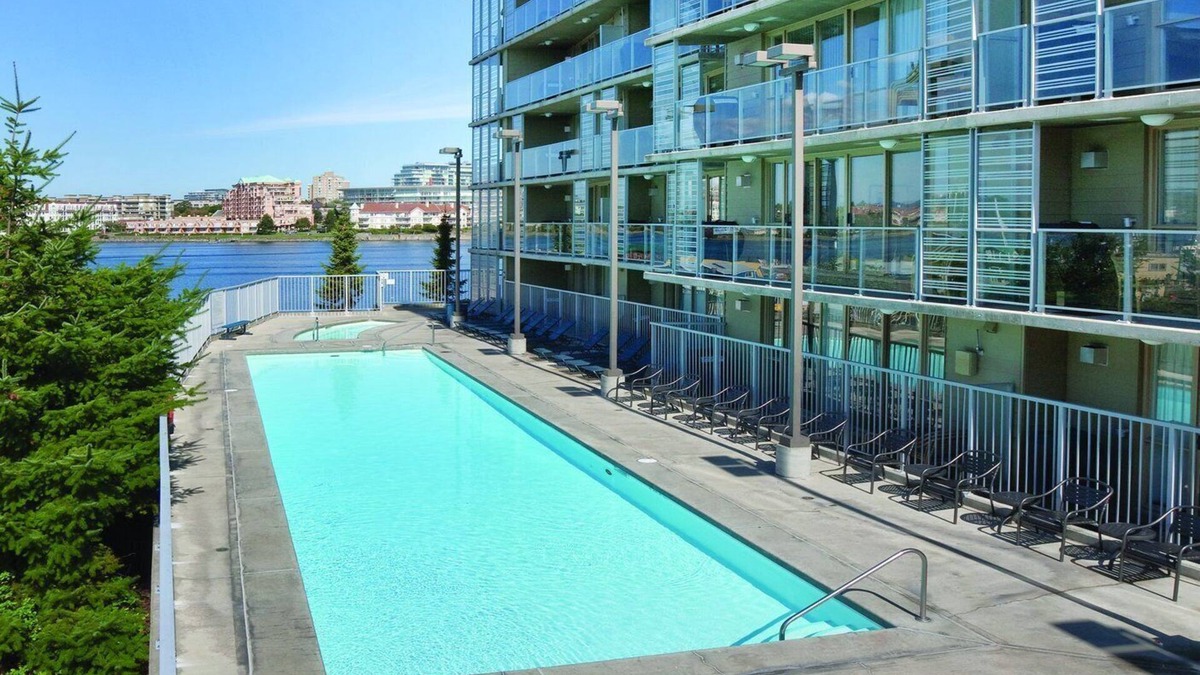 Inner Harbour Resort | Scuba diving, Horseback Riding, Downhill Skiing !