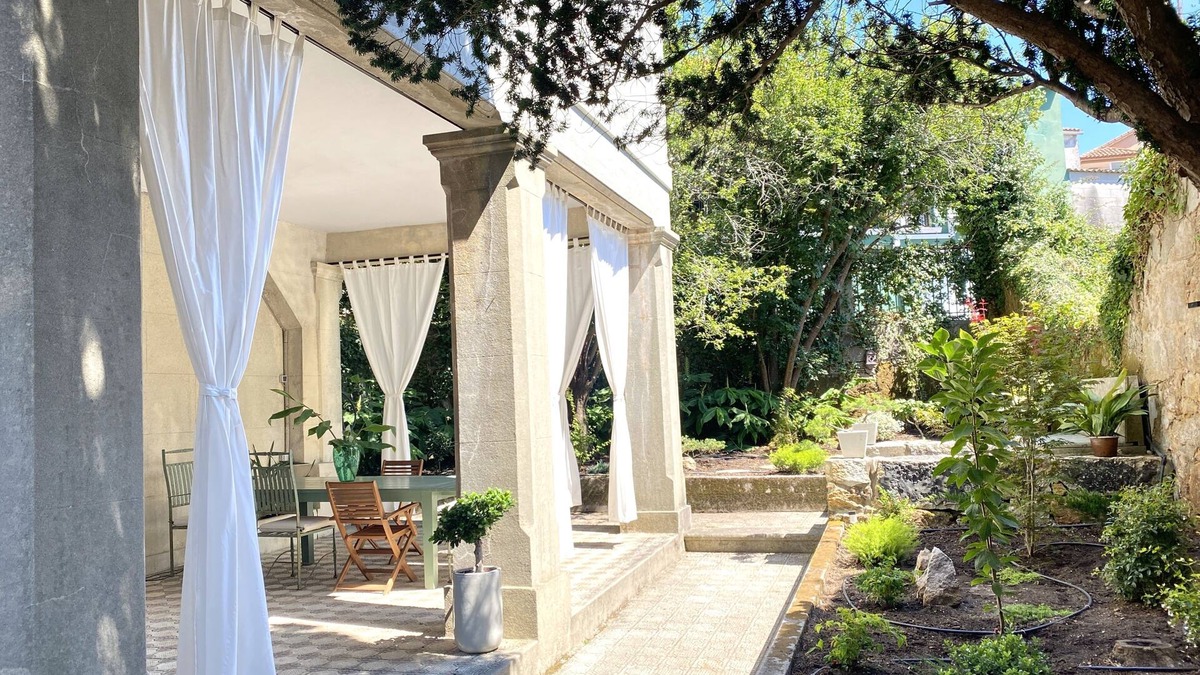 Vilagarcia de Arousa Villa | SEÑORIAL HOUSE ON THE COAST WITH WONDERFUL PORCH
