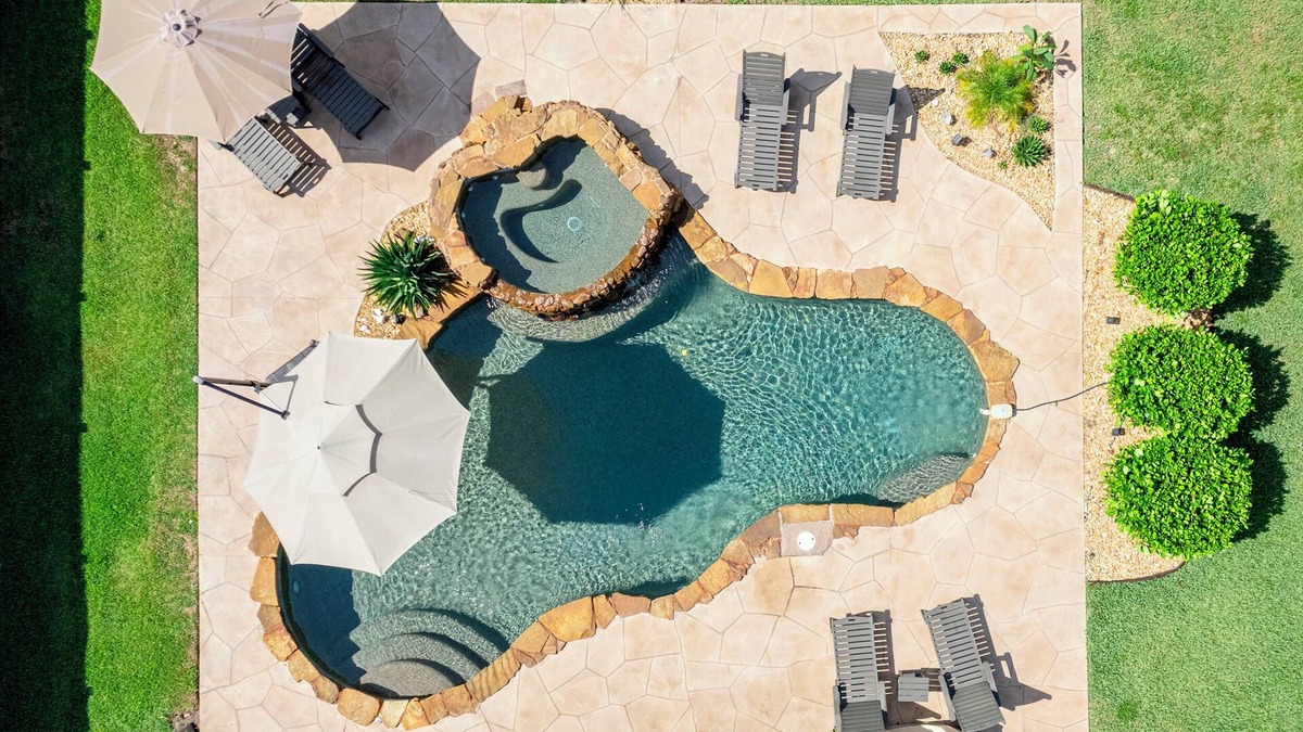 Yacht Club House | SE Cape Coral Pool & Hot Tub Oasis — Walk to Beach!