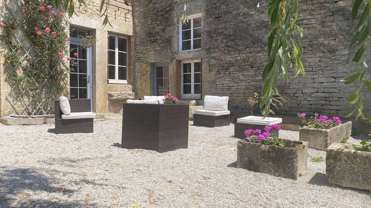 Le Val-d'Esnoms Bed & Breakfast | Se Poser à la Campagne au Bord de la Piscine