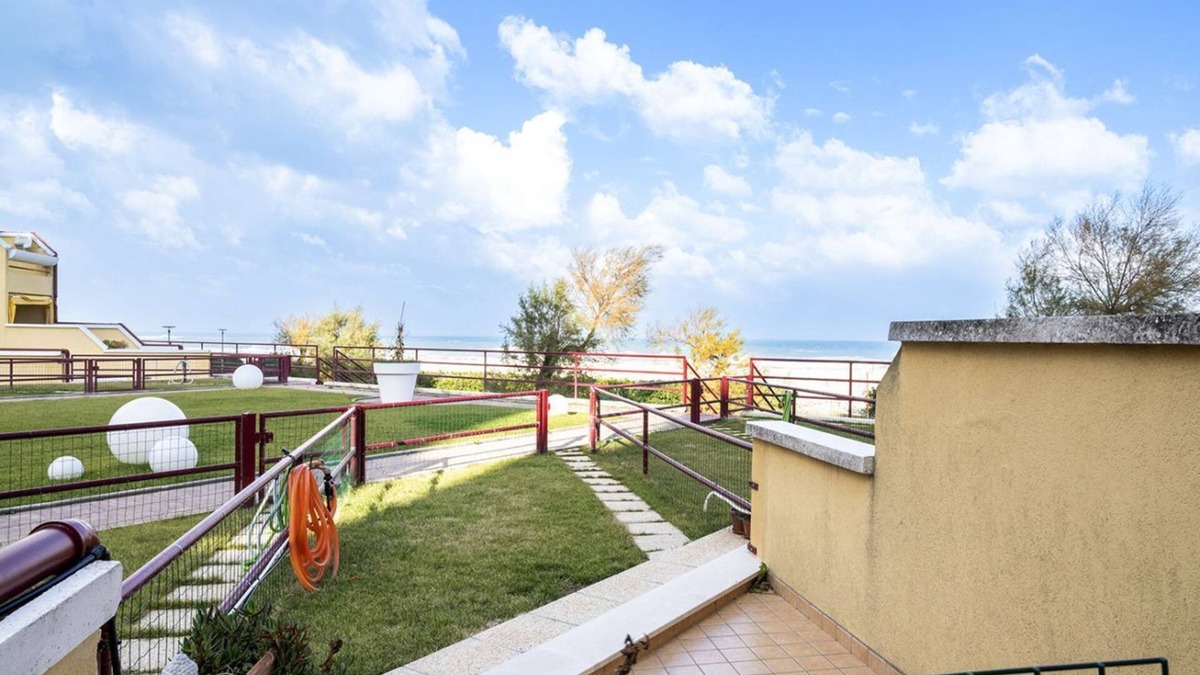 Senigallia Apartment | SE031 - Senigallia, two-room apartment facing the sea at the Piramidi residence