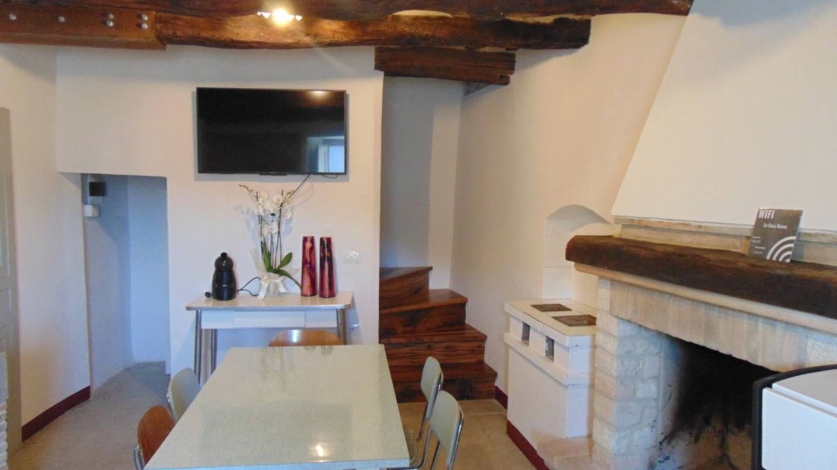 Arcevia Apartment | SE051 - Palazzo d'Arcevia, charming renovated three-room apartment