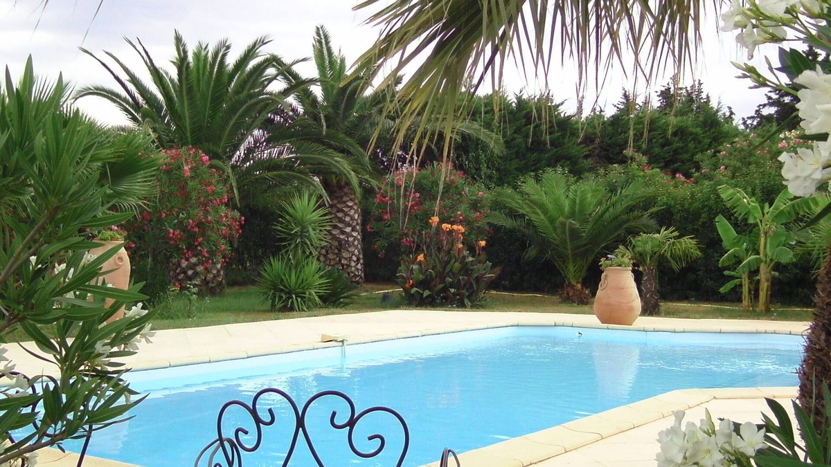 La Crau Apartment | SEA AND COUNTRYSIDE UNDER THE CÔTE D'AZUR SUN