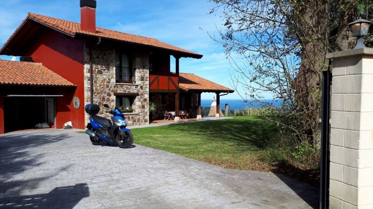 Ispaster House | Sea and Mountain, villa in Lekeitio