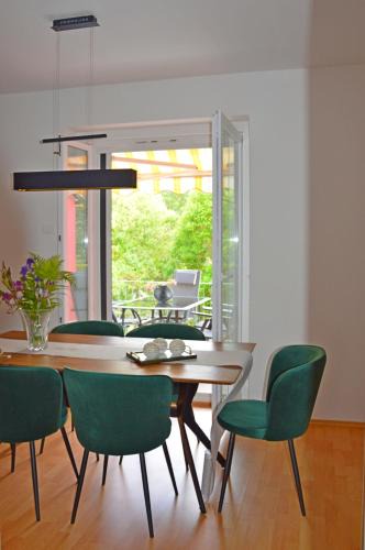 Ankaran Apartment | SEA and SUN Ankaran, near the Beach, free Parking and Wi-Fi, stunning sunset, 80m2