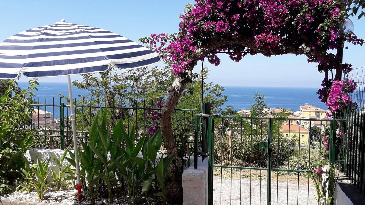 Diamante Villa | SEA ART AND FOOD DIAMOND