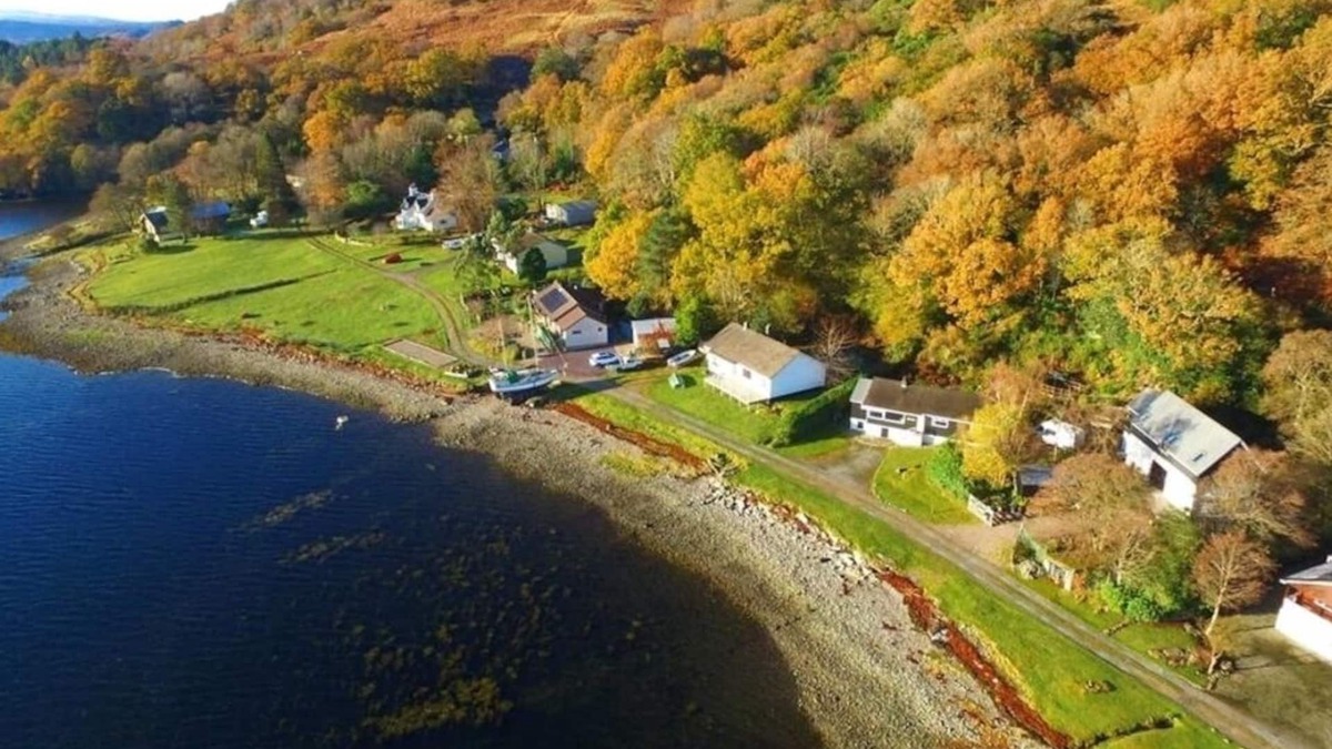 Salen House | Sea Breeze, 4 Bedroom Detached loch side property
