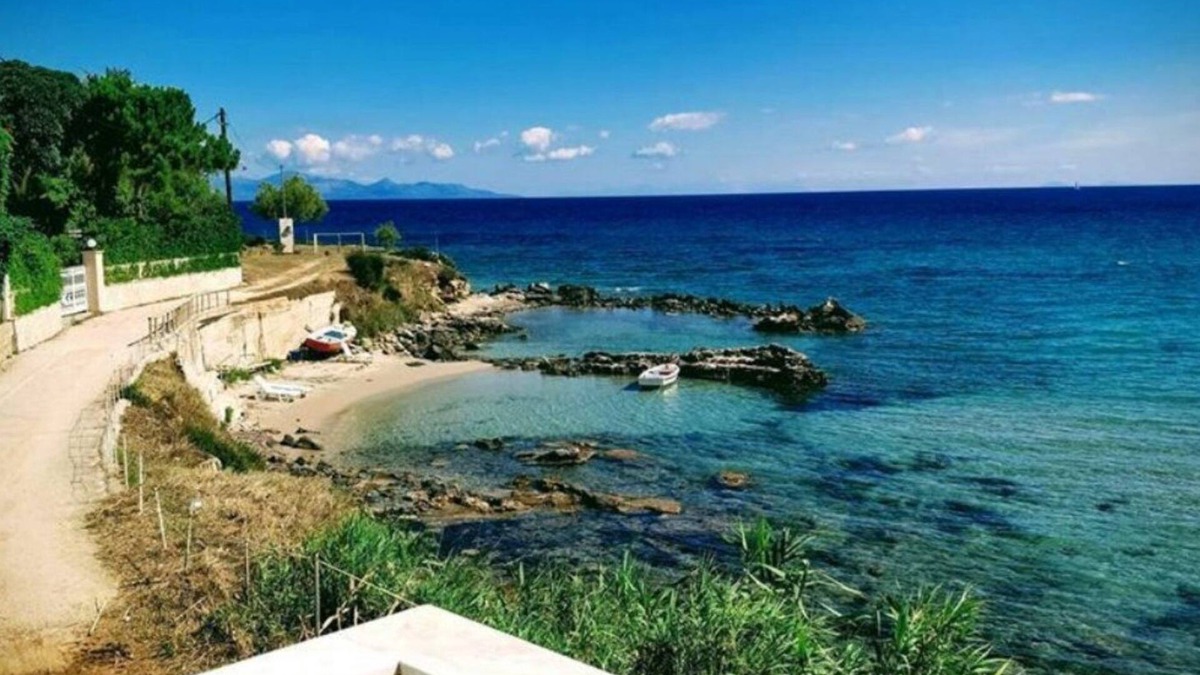Alikanas Apartment | Sea Breeze Apartment