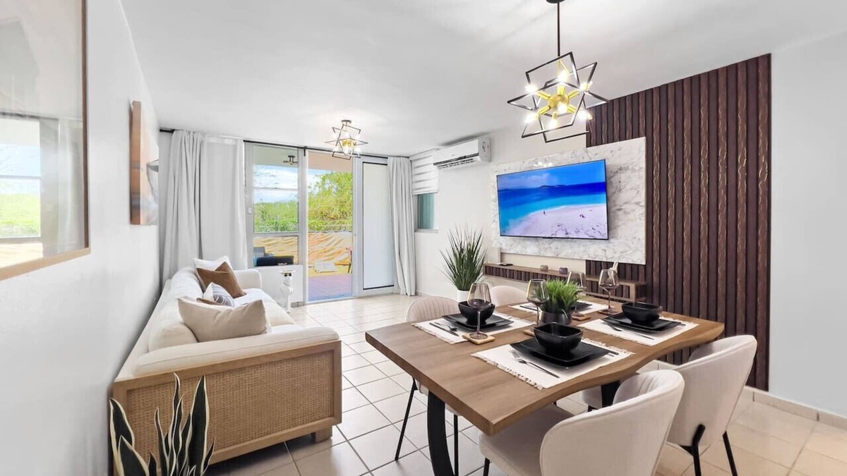 Machos Villa | Sea Breeze Escape | Sleeps 7 + Pool in Ceiba
