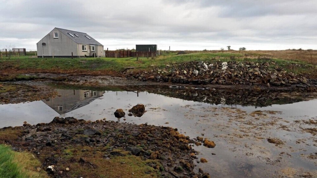 Homore Cottage | SEA BREEZE, family friendly, with a garden in Creagorry