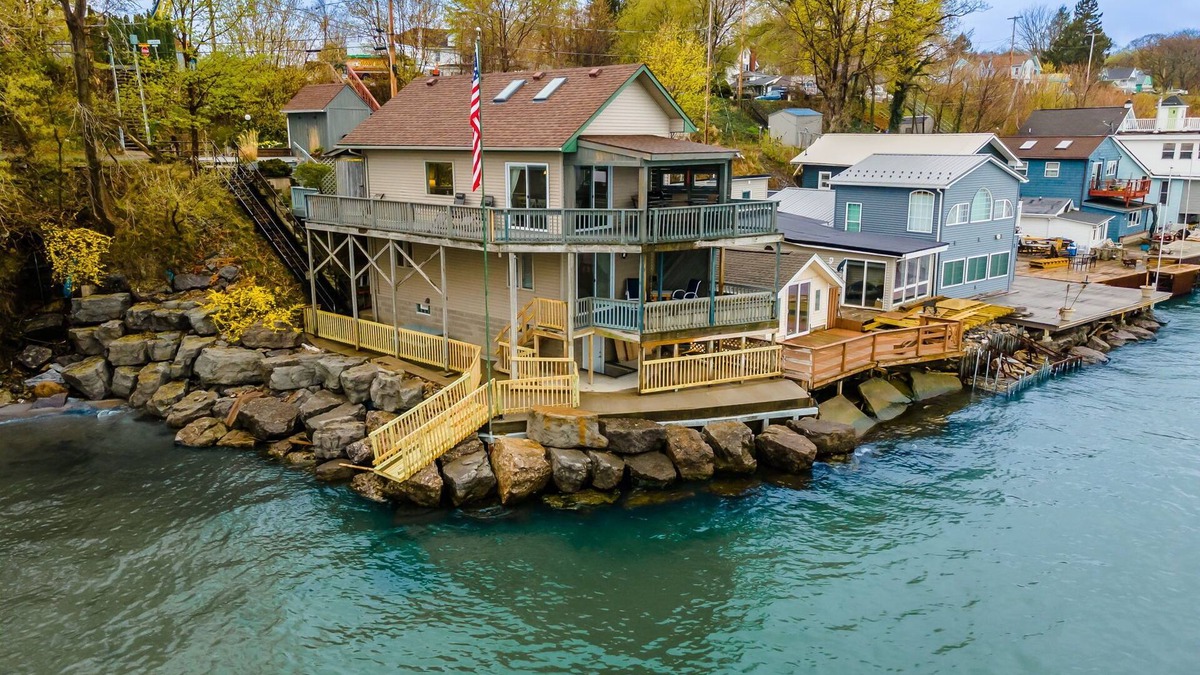 East Irondequoit Cottage | Sea Breeze Lakefront Cottage Steps to Hiking, Beach, Boat launch, Amusement Park