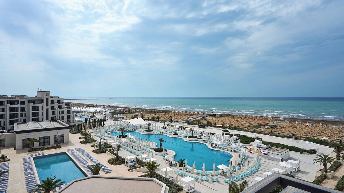 Nardaran Apartment | Sea Breeze Resort, Beachfront apartment with balcony and sea view