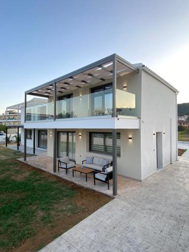 Moraitika House | Sea Breeze Sea View Villa