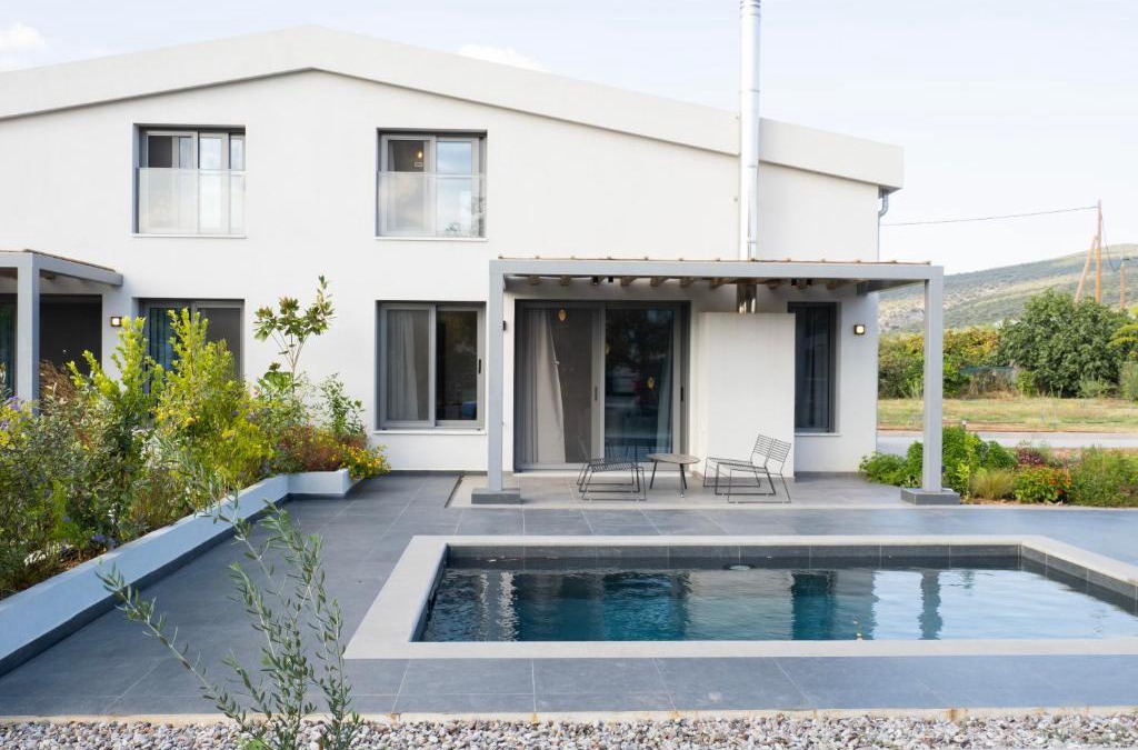 Kandia Villa | Sea breeze suites Mistral 4 per with private pool