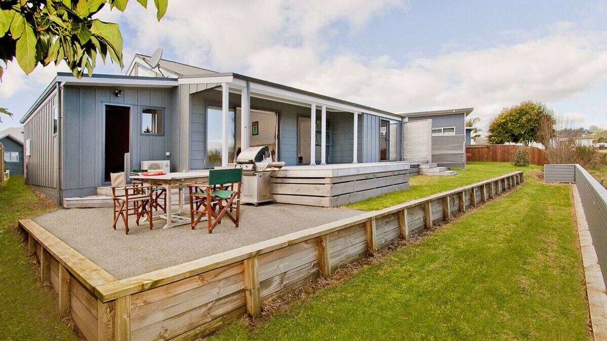 Whangamata Cottage | Sea Breeze - Whangamata Holiday Home