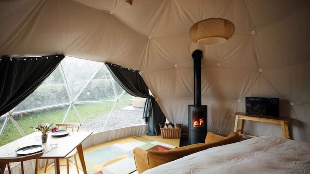 Lawrenny Cabin | Sea Campion - Luxury Dome with private hot tub, 15 mins from beaches