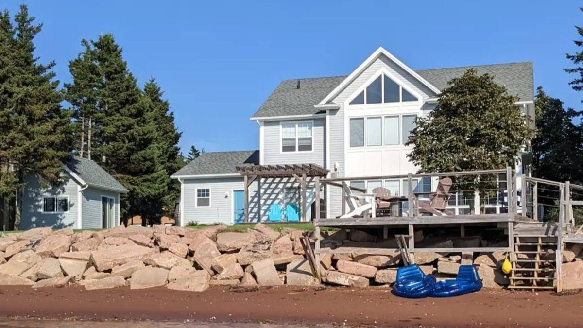 Central Bedeque House | Sea Change Cottage - the one you'll remember!