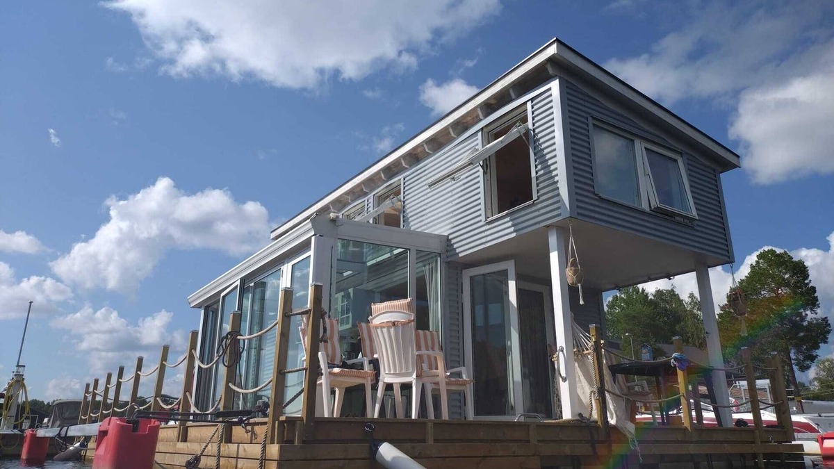 Falun Boat Rental | SEA CO9 - The Houseboat Getaway