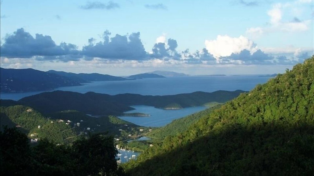 Bordeaux Mountain Cottage | Sea Cottage - Charming and Romantic with a Stunning View