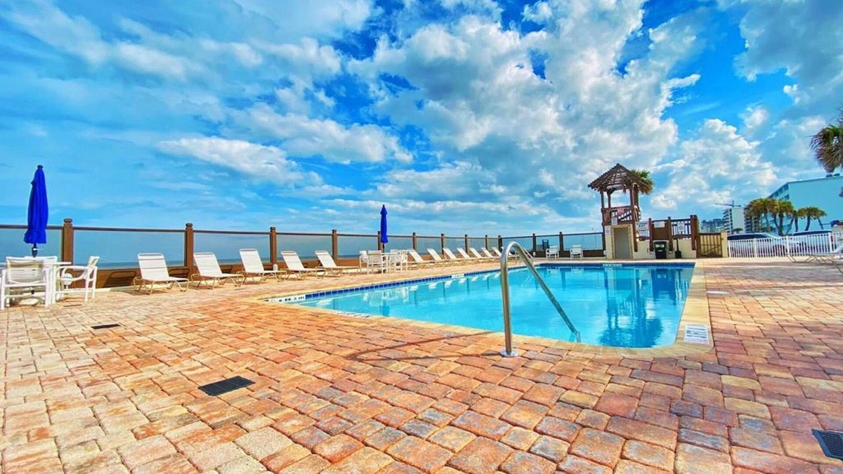 Bostwick Park House | Sea Dip Resort Studios