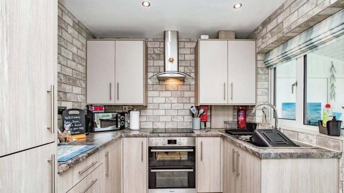 Saundersfoot House | Sea Dreams - Saundersfoot Nr Tenby Self Catering, Dog Friendly, Enclosed Garden