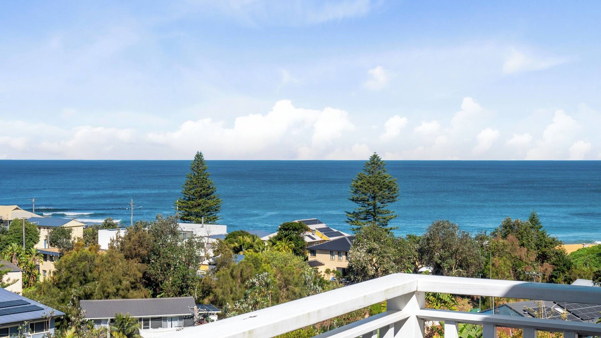 Copacabana House | "Sea & Easy" – Ocean Views & Walk to Shops