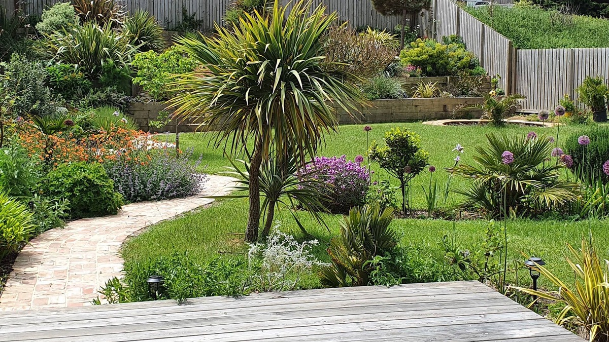 Camber House | Sea Echoes is moments from beautiful Camber Beach