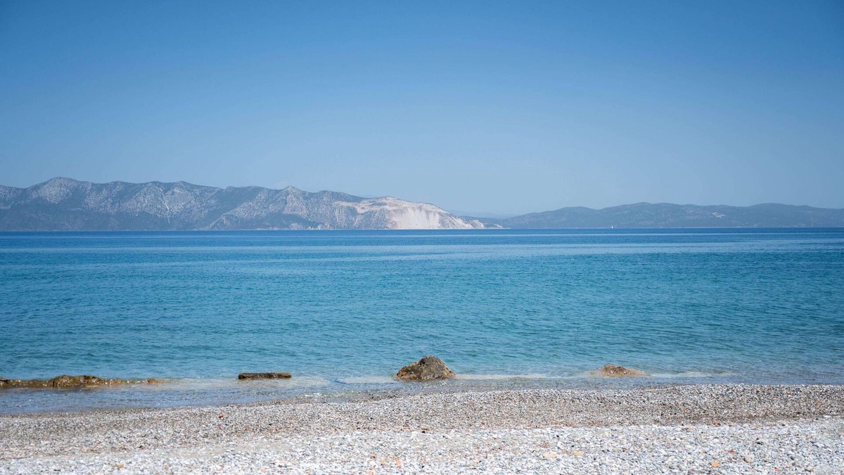 Aravissos Villa | Sea Echoes Villa on the beach, family- and pet-friendly, with garden & BBQ!