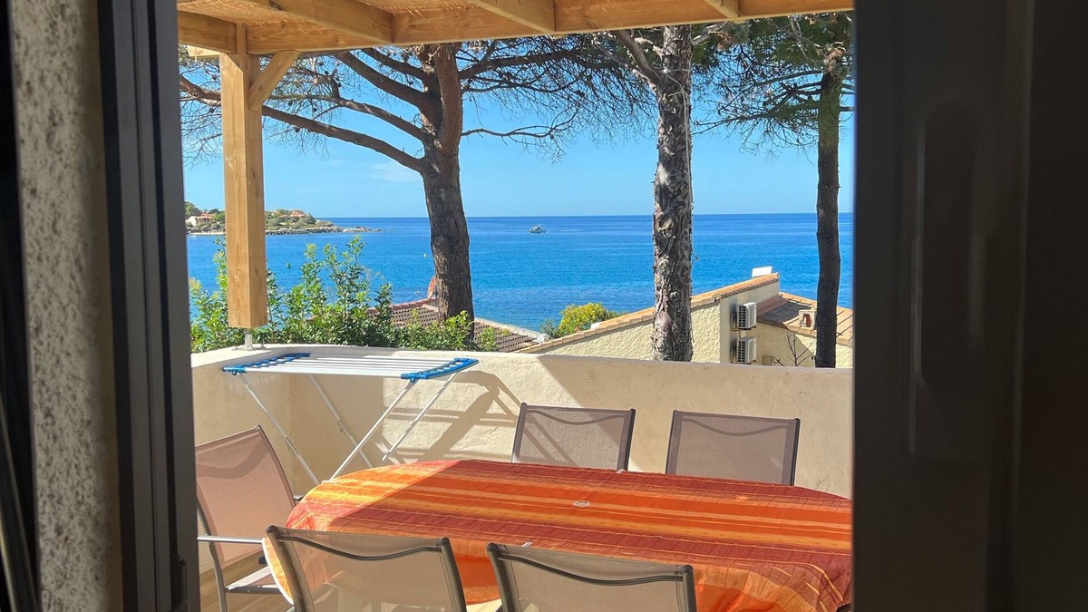 Marine de Saint Ambroggio Apartment | Sea-facing apartment for 4 people, a true haven of peace, approx. 45 m2