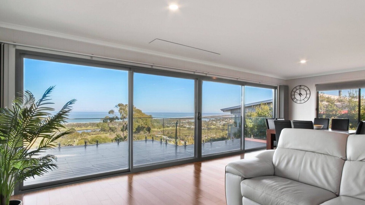 Lakes Entrance House | Sea For Miles - Lakes Entrance