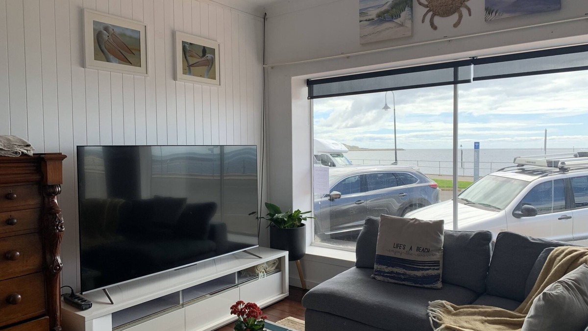 Port Vincent Apartment | SEA FOREVER cosy seaside apartment metres to beach shops and dining