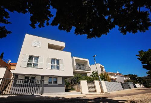 Podglavica Apartment | Sea Front Apartments Ivana