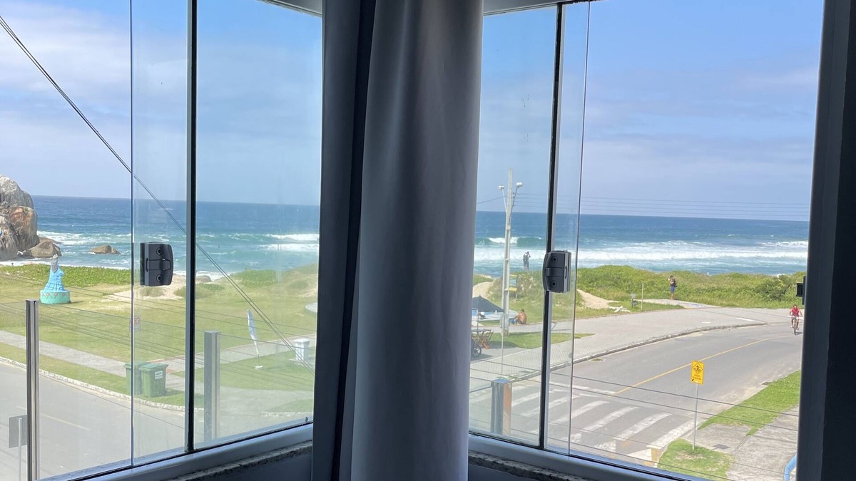 Enseada House | Sea front Prainha/Praia Grande 12 hosp 3 bdrm/2bw-SPA heated 4-5 cars