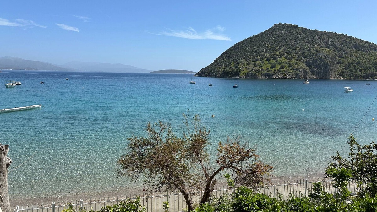 Tolo House | Sea Front Maisonette (beachfront)