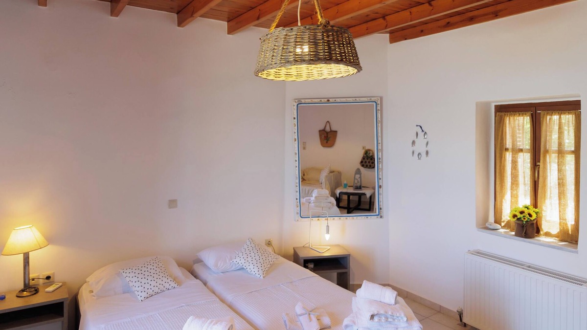 Neon Oitylo House | Sea front Maisonette for 8 in Neo Itilo