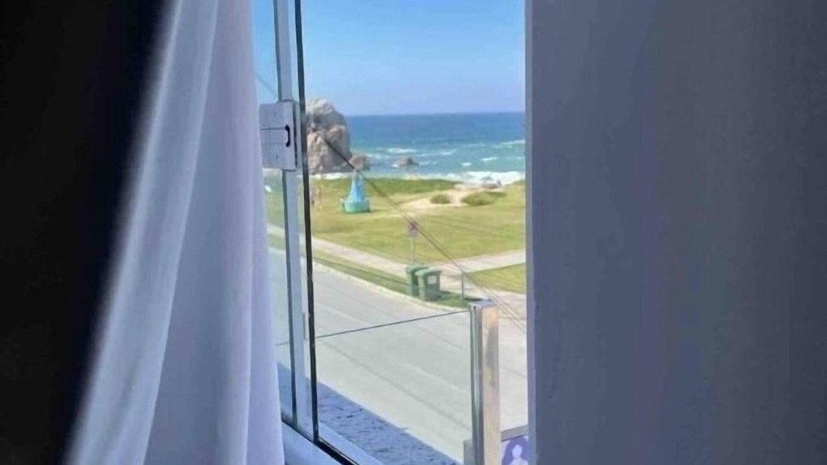 Enseada House | Sea front Prainha/Praia Grande 12 hosp 3 bdrm/2bw-SPA heated 4-5 cars