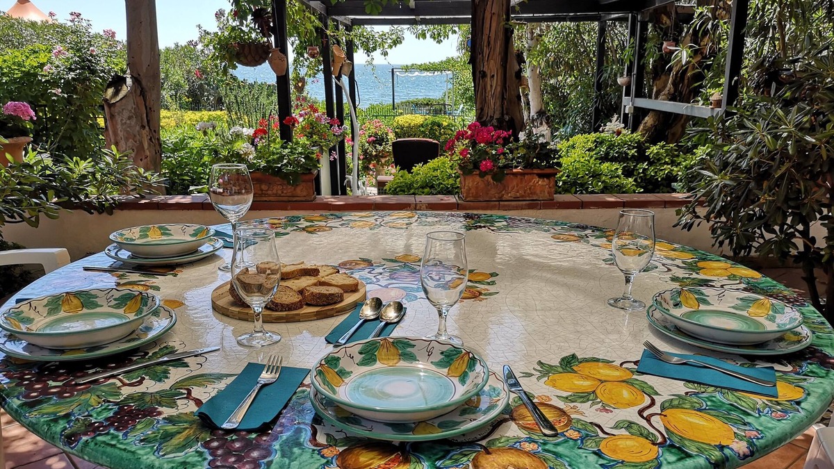 Mondragone Apartment | SEA FRONT VILLA - VILLA FERRERO DOMUS MARIIS 50 METERS FROM THE BEACH