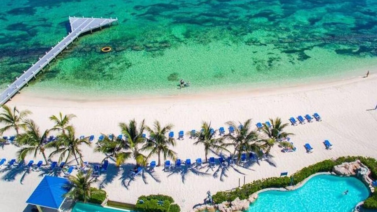 Colliers Bay Condo | Sea Glass at the Reef - Luxury King Beach Front Condo On The Beach