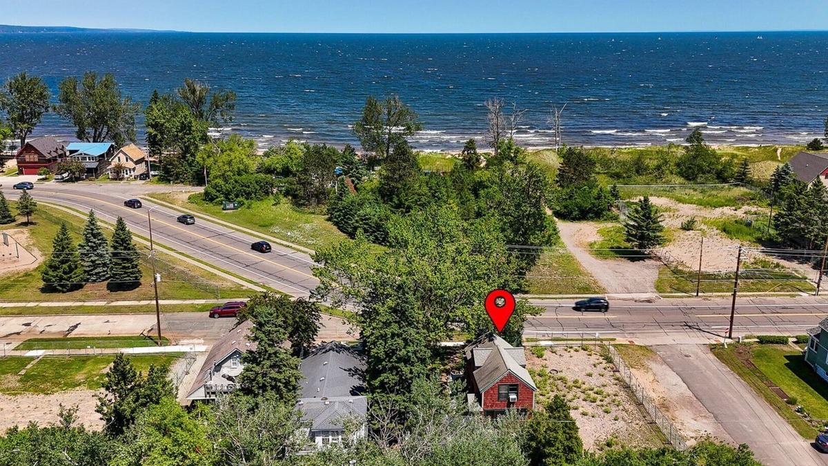 St. Louis County Cottage | Sea Glass Cottage Near Beach Access | Pet Friendly