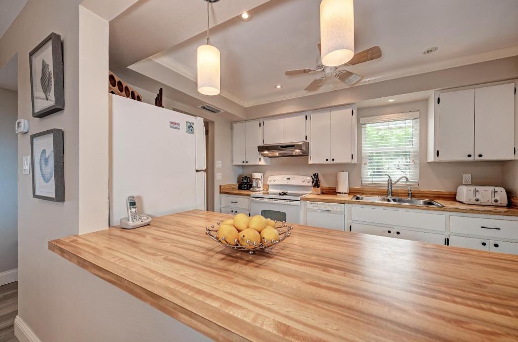 Whitney Beach Apartment | Sea Grape Inn 1- BEACHFRONT Property