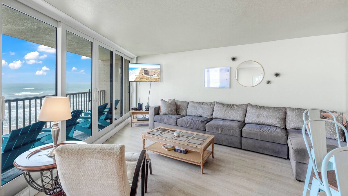 Port Aransas Condo | Sea Gull #604L: Beachfront 1 Bedroom 1 Bathroom With Spectacular Views and 24 Hour Management