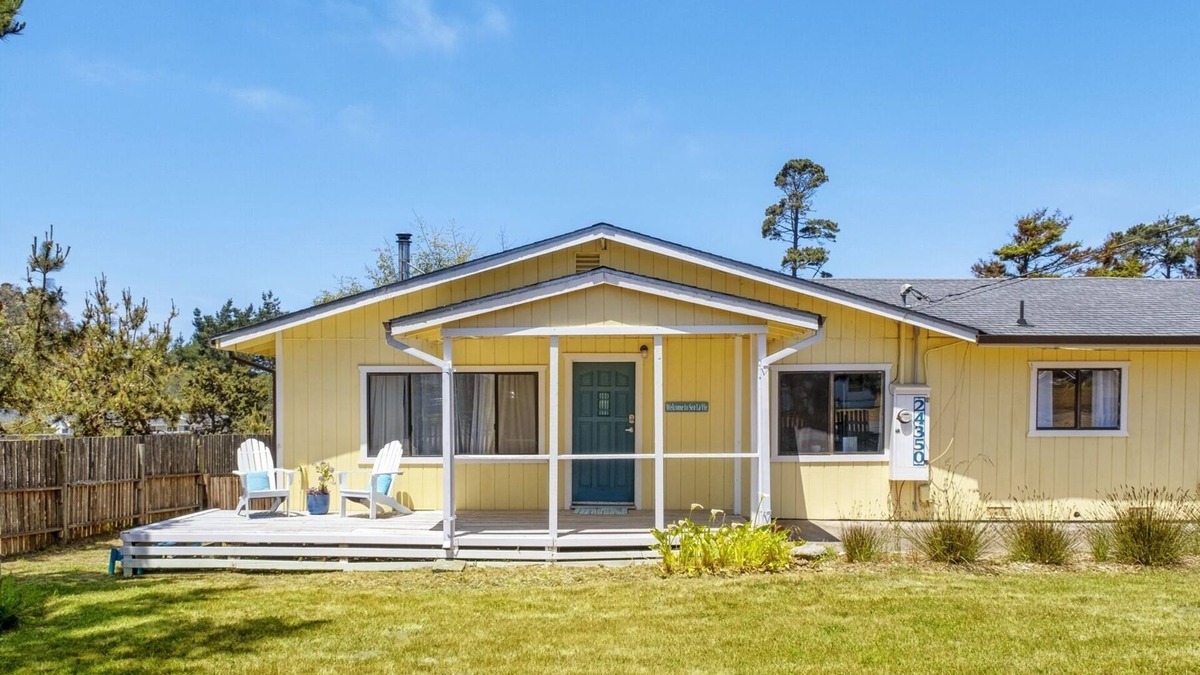 Cleone House | Sea La Vie - At the entrance to MacKerricher State Park and is in walking distance